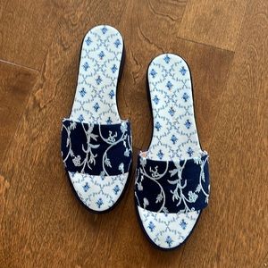 Hill House Home, City Slides